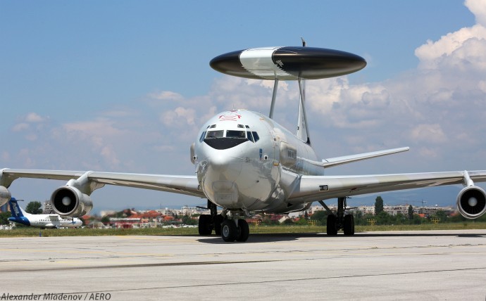НАТО-вският E-3A AWACS достигна София
