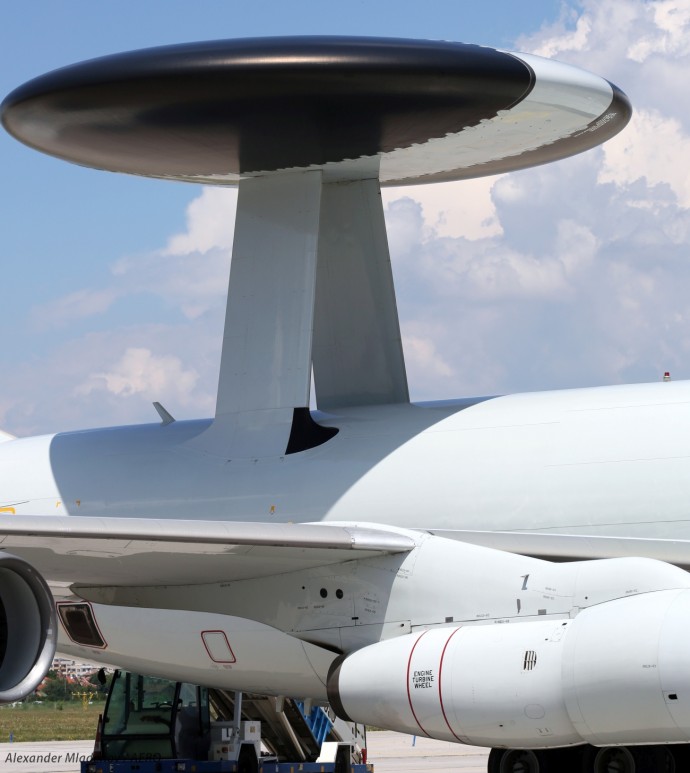 НАТО-вският E-3A AWACS достигна София