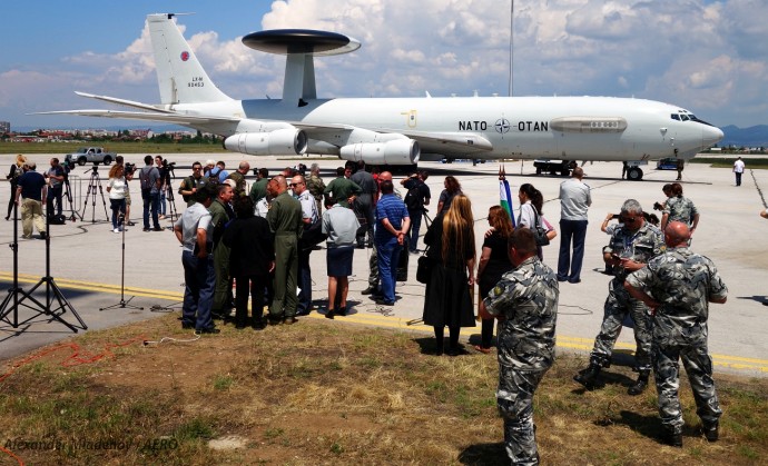 НАТО-вският E-3A AWACS достигна София