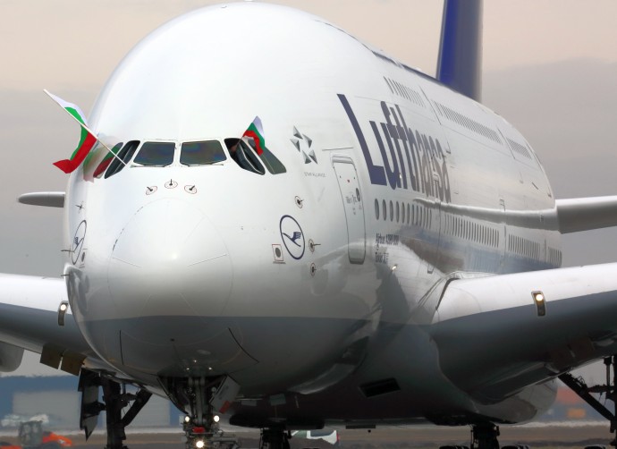 Lufthansa показа A380 в София