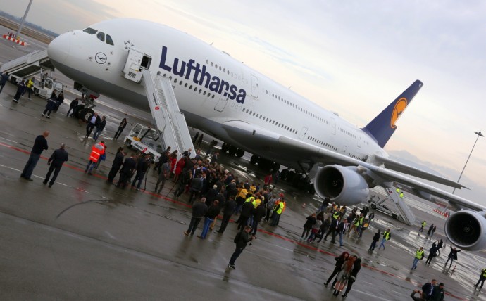 Lufthansa показа A380 в София