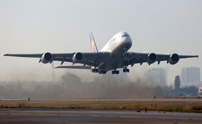 Lufthansa показа A380 в София