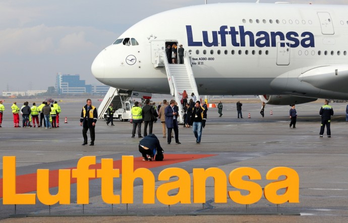 Lufthansa показа A380 в София