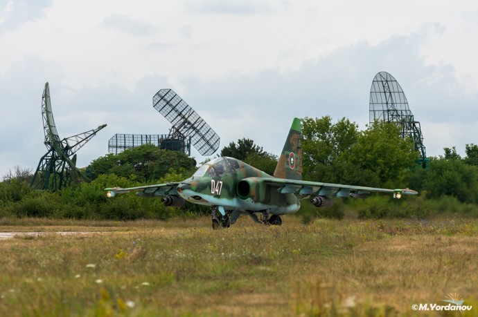 От БСП атакуваха ремонта на Су-25 в Беларус