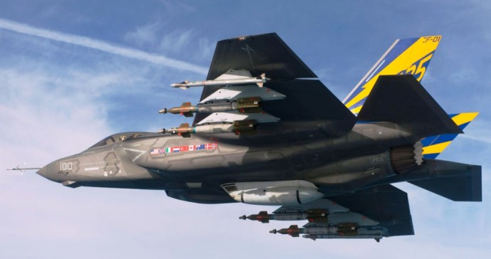 Умерен напредък в програмата F-35