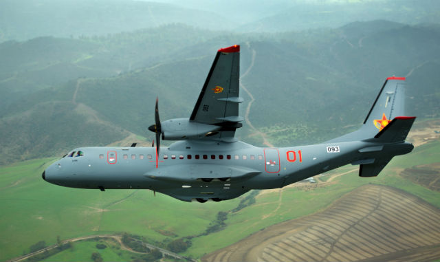 Казахстан взима още два C-295