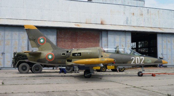 Облетяха първия ремонтиран L-39
