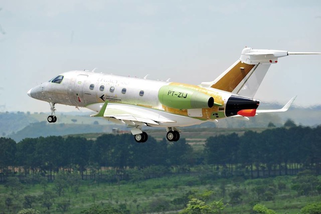 Legacy 450 изпълни първи полет