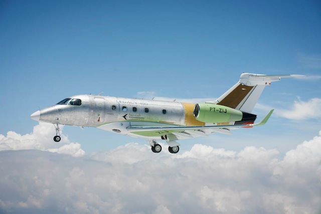 Legacy 450 изпълни първи полет