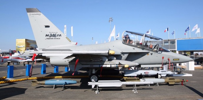 Азербайджан купува M-346